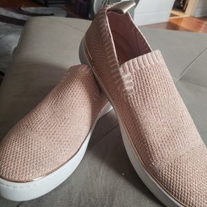 SLIGHTLY WORN Michael Kors slip on sneakers